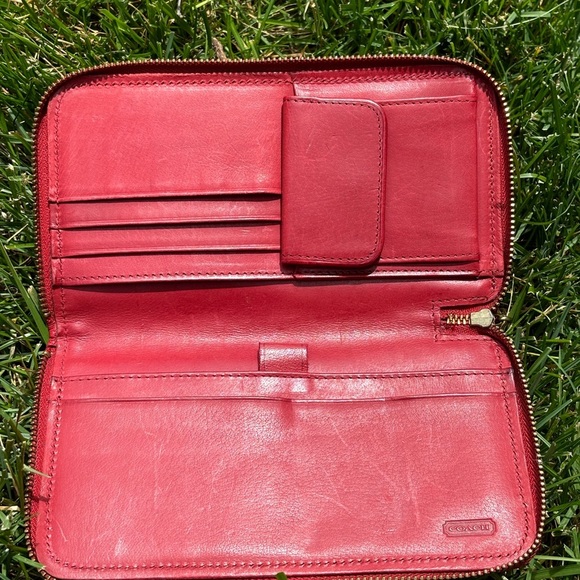 Coach | Vintage Red Sonoma Full length Zip Around Wallet - Picture 3 of 7